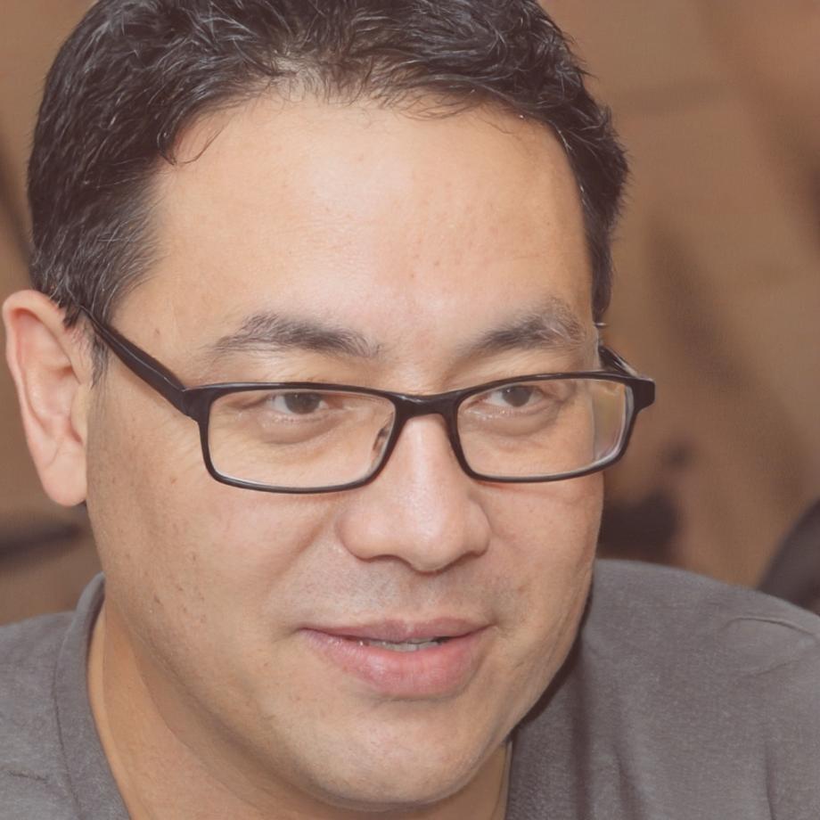 Portrait professionnel de Rémi Lefèvre, formateur spécialisé en planification budgétaire